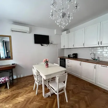 Lovely 1-bedroom With Patio Apartment Sofia